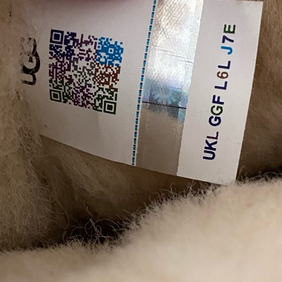 UGG Classic Mini Boots Chestnut Kid’s 5 6 (Fits a Women’s 7 8) NWOB - Picture 6 of 15